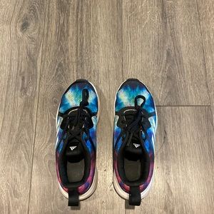 Adidas kids shoes, missing plastic on the end of one string